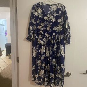 BloomChic 14-16 Navy Blue Floral Dress